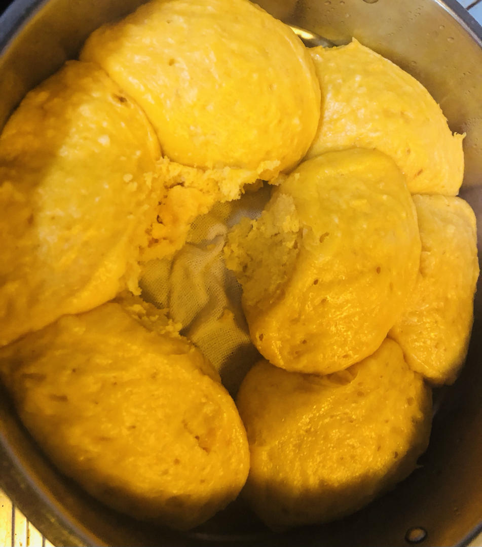 新手也可以--详解如何做出人见人爱、金黄的南瓜馒头