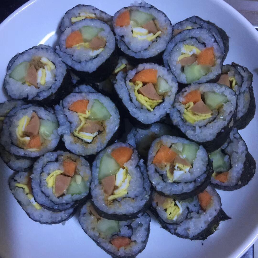 紫菜卷寿司