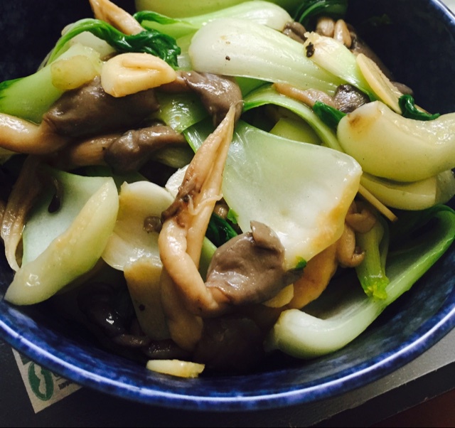 青菜炒蘑菇
