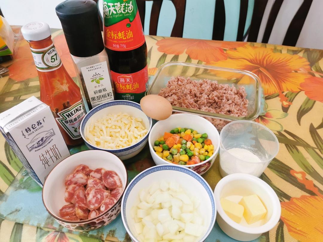 海鲜焗饭 Seafood Fried Rice with Cheesy Topping