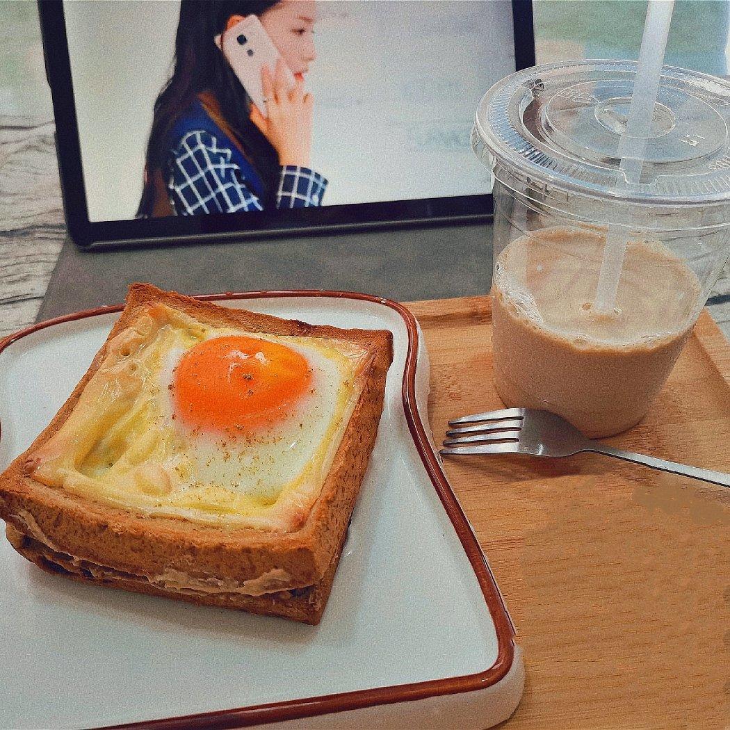 芝士太阳蛋吐司