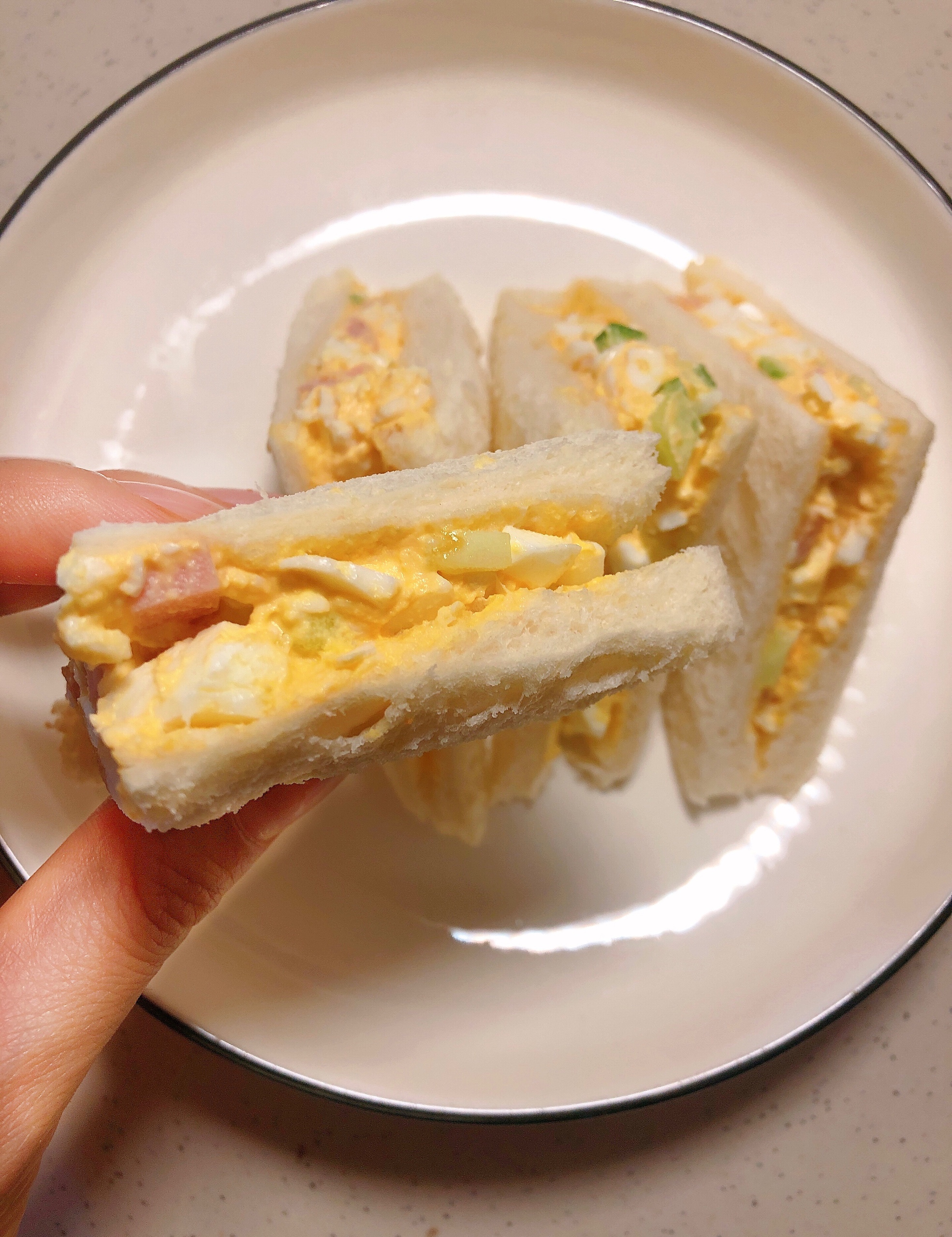 黄瓜鸡蛋酱三明治的做法
