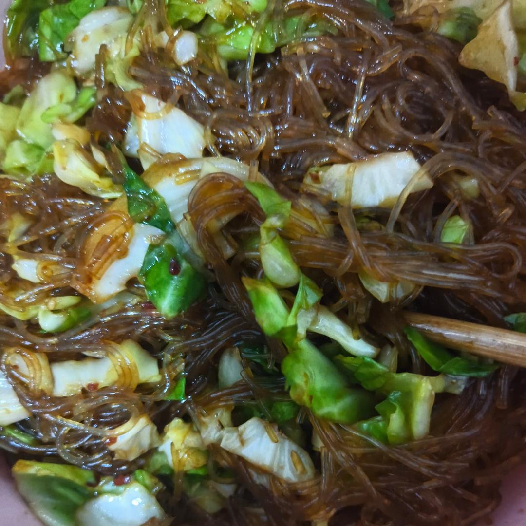 最近爱吃粉丝粉条～包菜炒粉丝