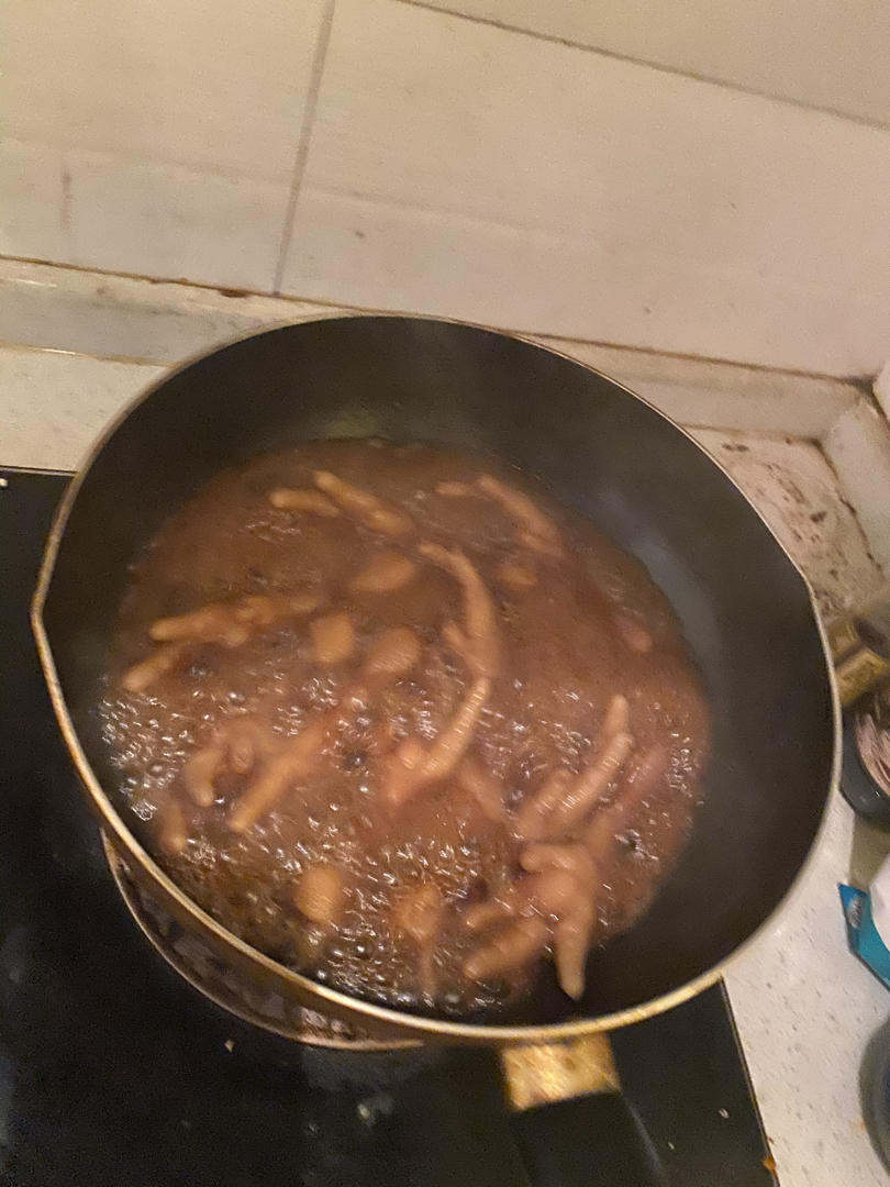 好吃到手指都吃掉的卤鸡爪