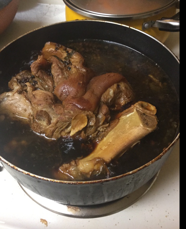 红烧肘子
