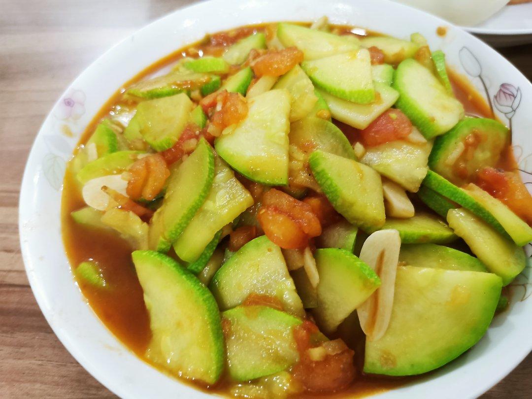 西红柿炒西葫芦