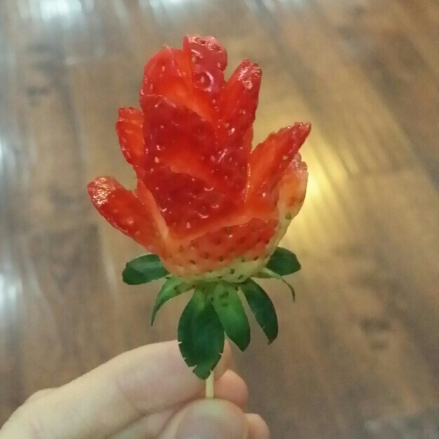 草莓玫瑰花
