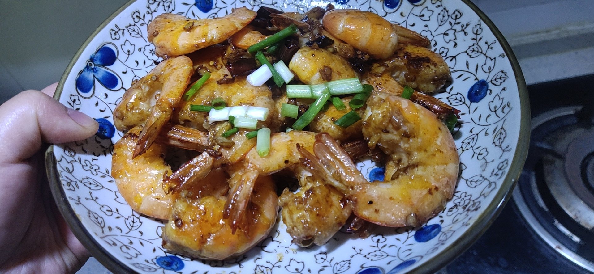 鲜香入味的蒜蓉炒海虾