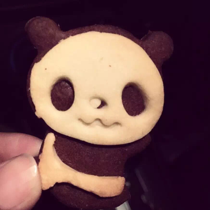 吃巧克力的草莓做的熊猫曲奇