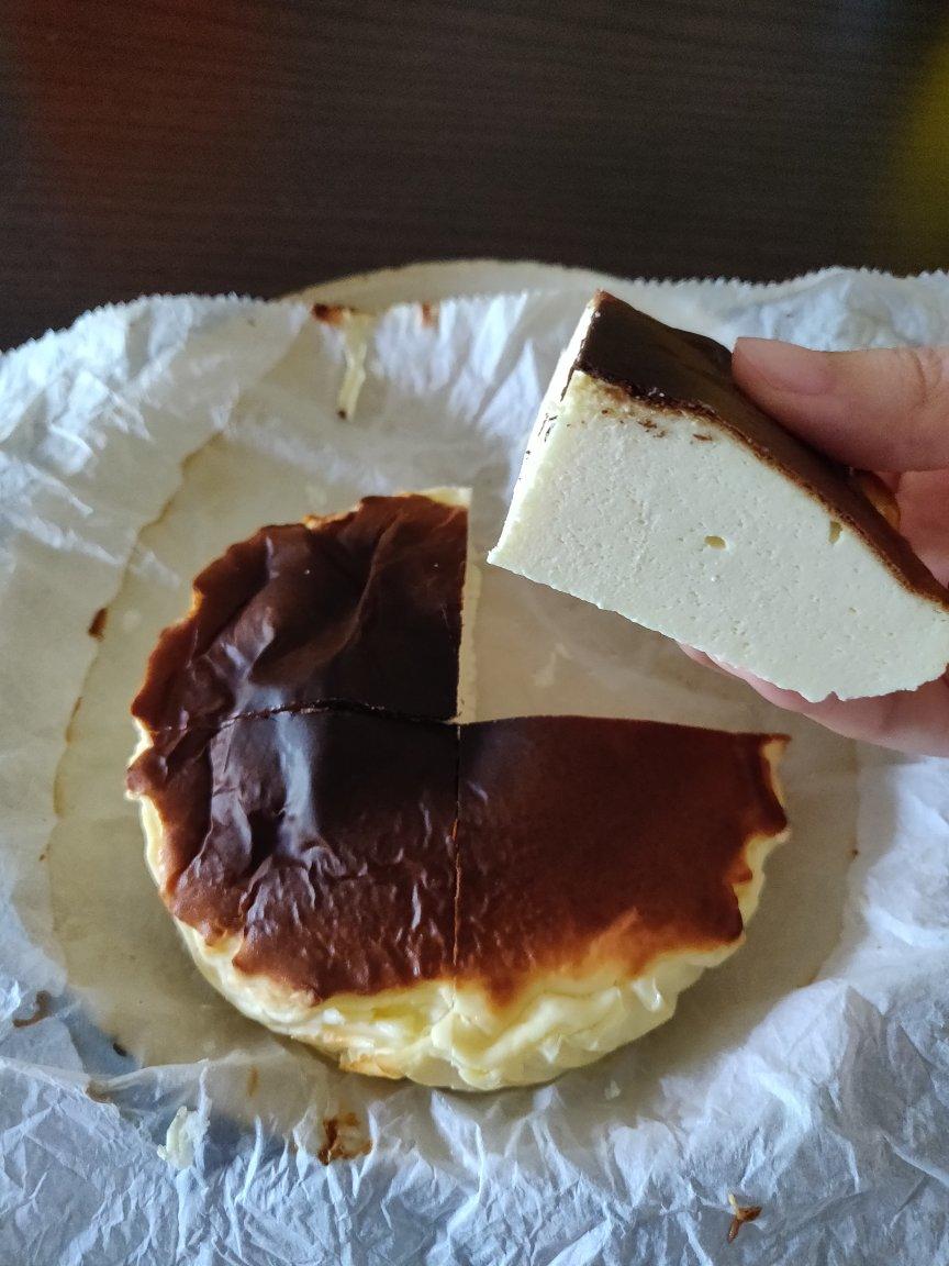 曼食慢语丨酸奶巴斯克蛋糕