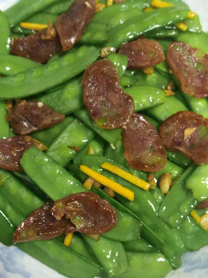腊味炒荷兰豆的做法