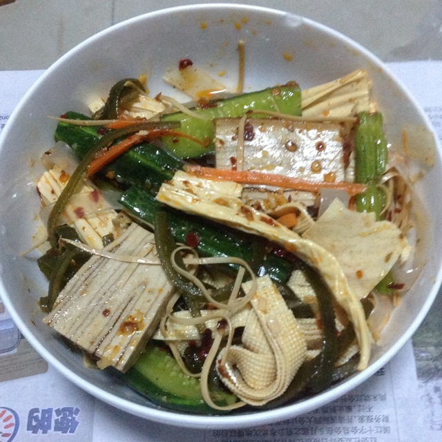 凉拌芹菜三丝