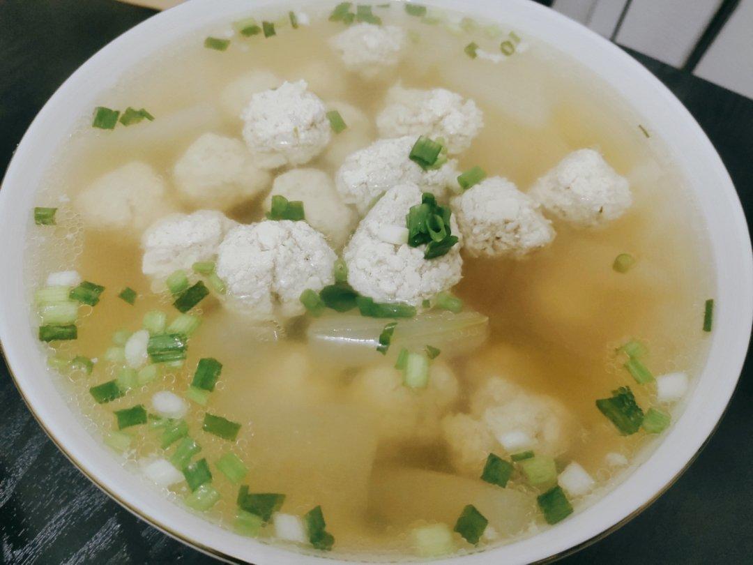 【10分钟系列】白萝卜豆腐圆子汤