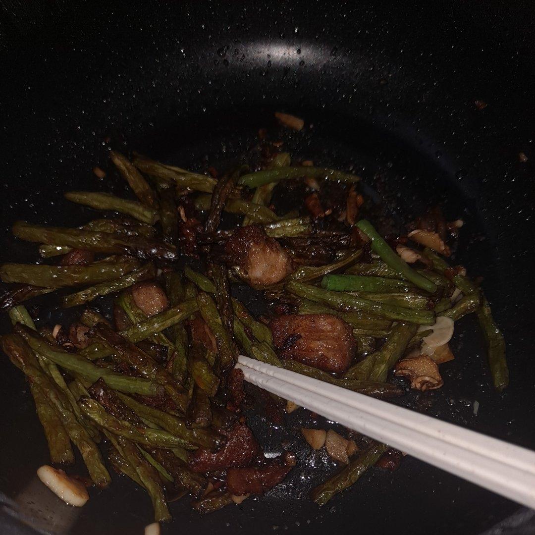 长豆角炒肉丝