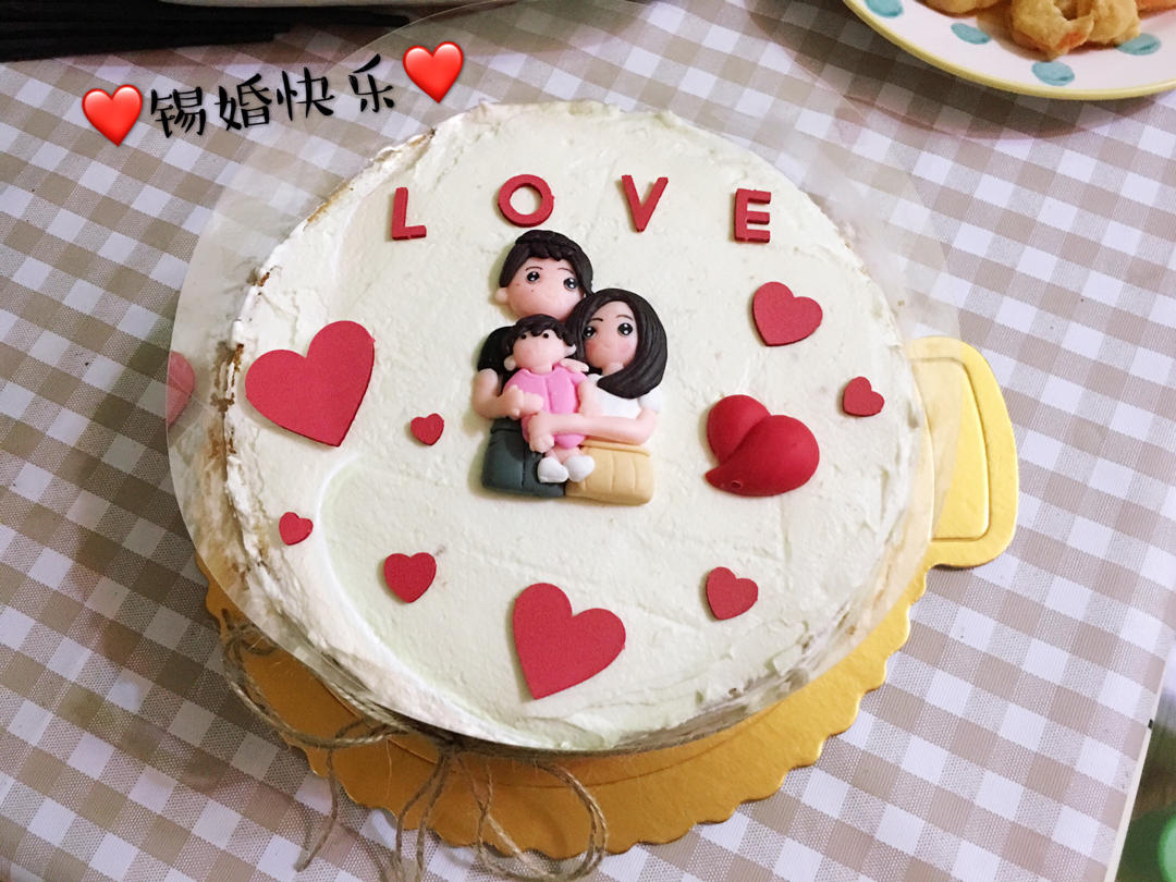 新手必成8寸生日蛋糕（详细多图干货经验分享，解决戚风蛋糕塌陷，奶油饰面涂不好，烤箱温度不好掌握等各种问题）