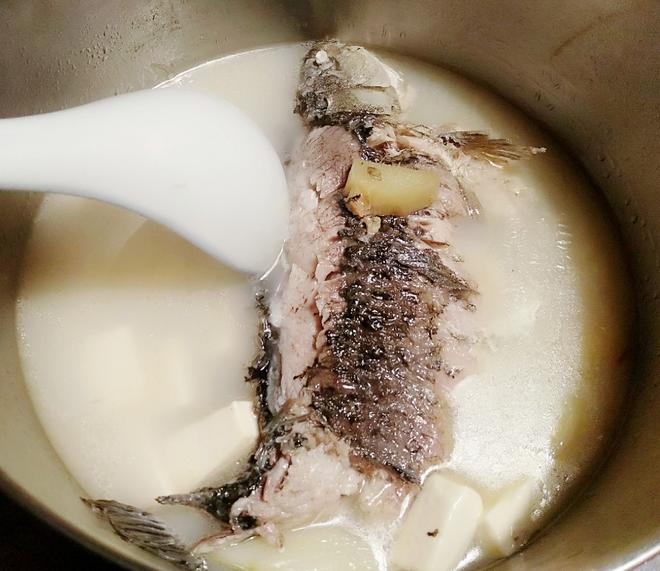 奶白豆腐鲫鱼汤的做法