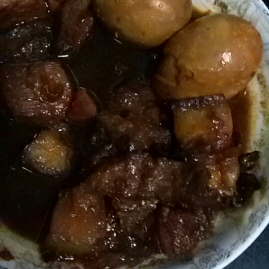 吃着碗里望着锅里的红烧肉