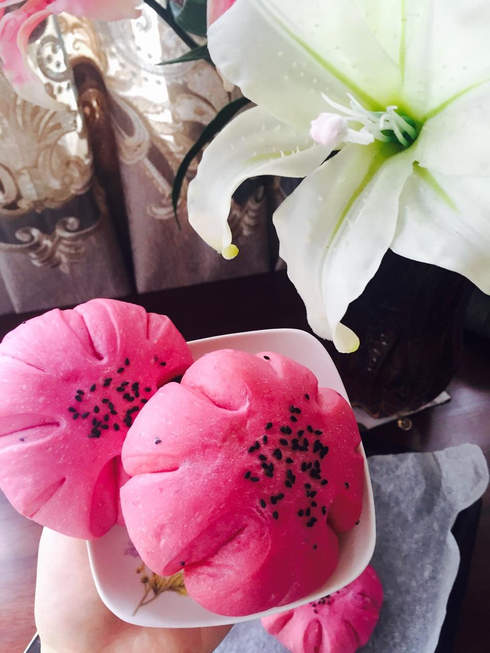 豆沙花朵面包