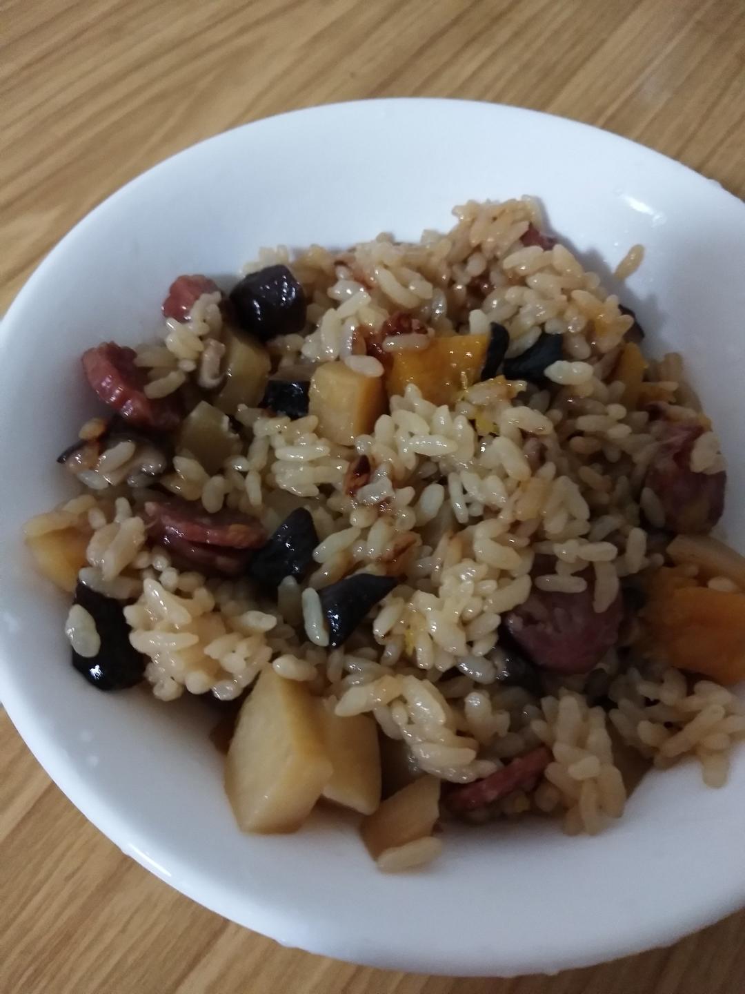 电饭锅版香菇腊肠饭