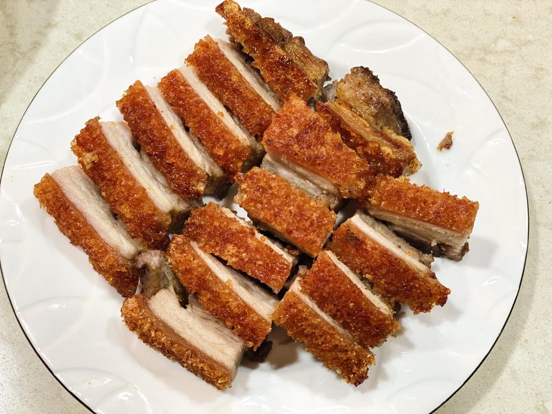 多次失败，越挫越勇终于做出来了广式脆皮烧肉