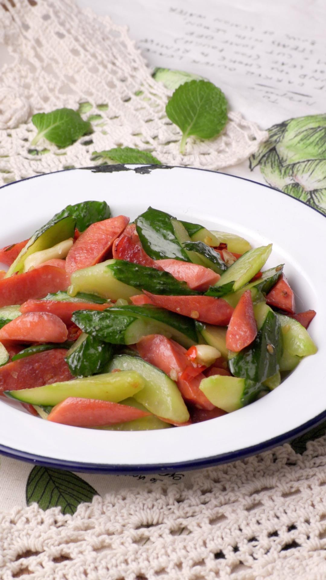 黄瓜炒火腿肠的做法