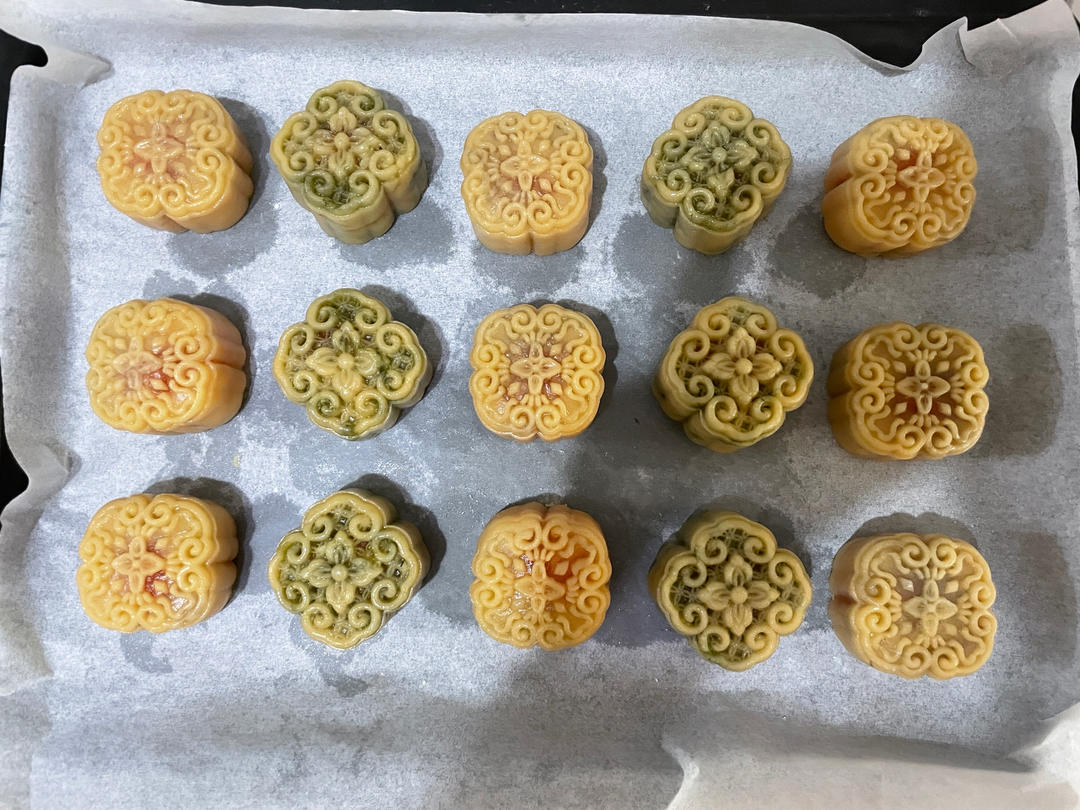 广式月饼—蛋黄莲蓉月饼
