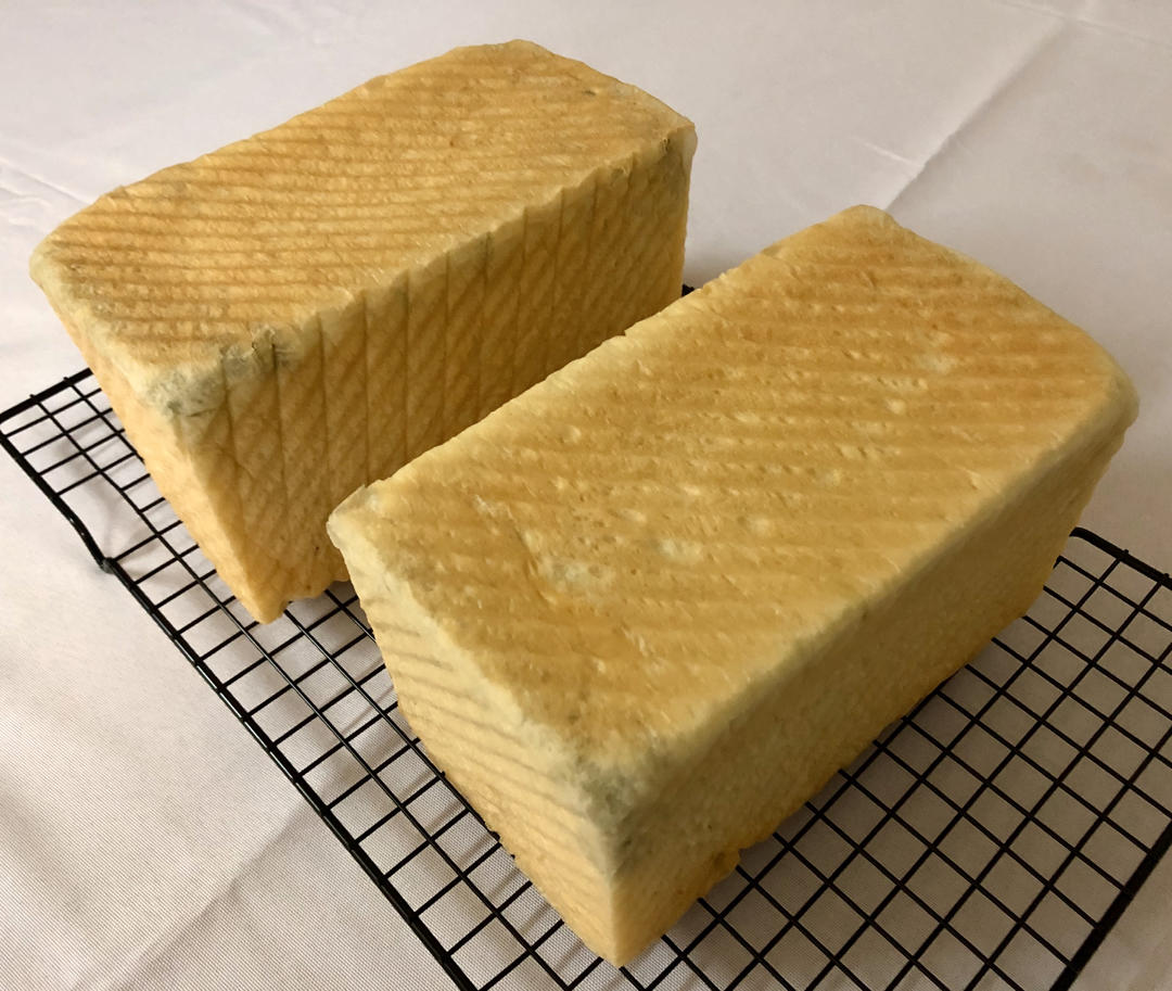 清香柔软的抹茶红豆吐司