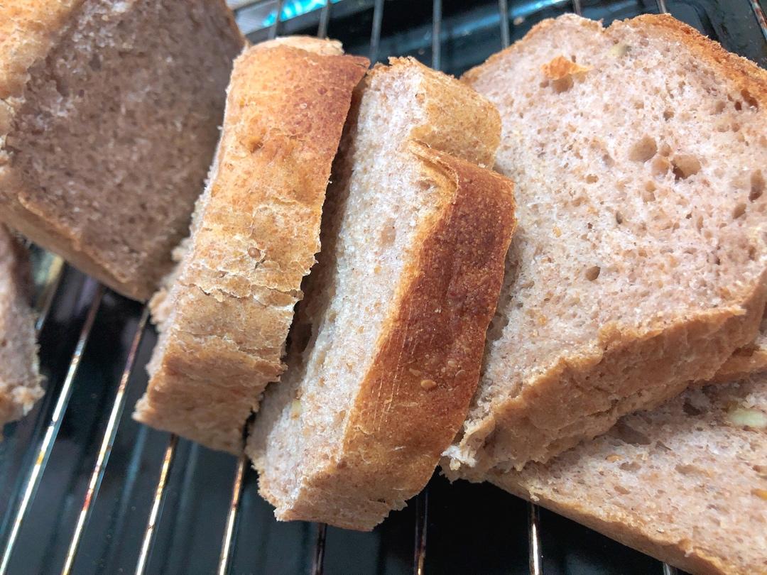 65%全麦吐司 王后粗麸/粗粒全麦粉 无奶低糖低油也可以很松软的粗粒全麦吐司