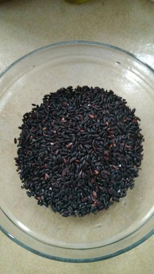 黑米核桃红枣米糊的做法 步骤2