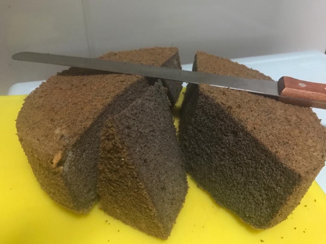 黑米戚风蛋糕