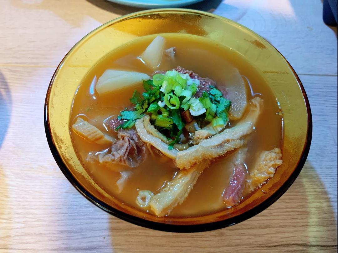 秋风起来一碗热腾腾的【萝卜牛杂】