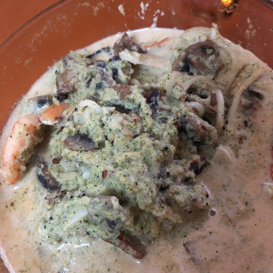 奶香浓郁的西兰花虾仁意面！