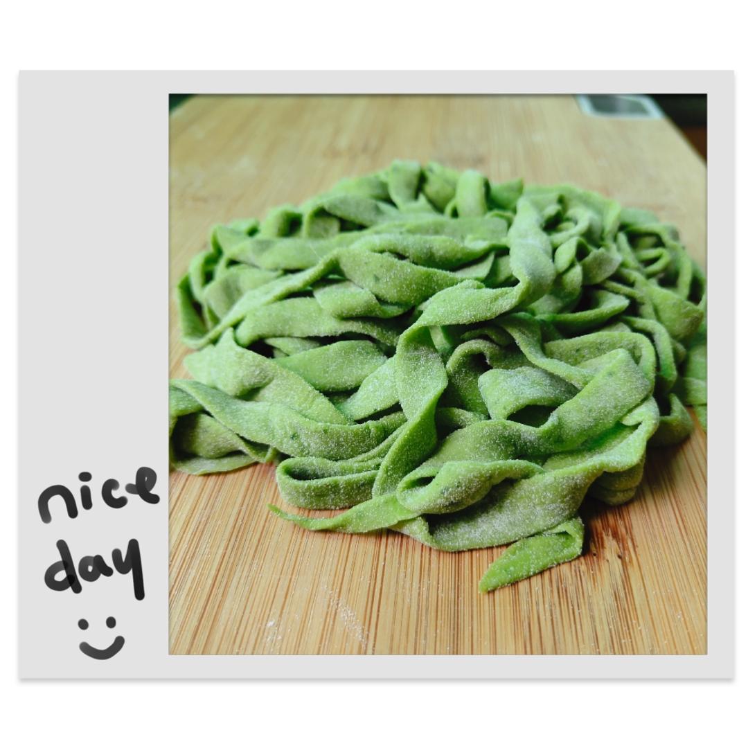 手擀蔬菜面的做法