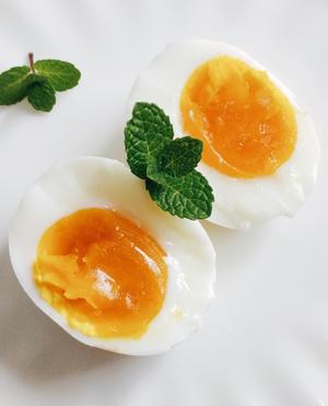 怎样煮出营养价值最高口感又好的水煮蛋（蛋清嫩滑，蛋黄不渣）的做法 步骤9