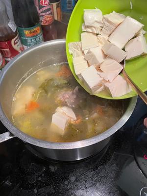 下火咸菜豆腐排骨汤的做法 步骤5
