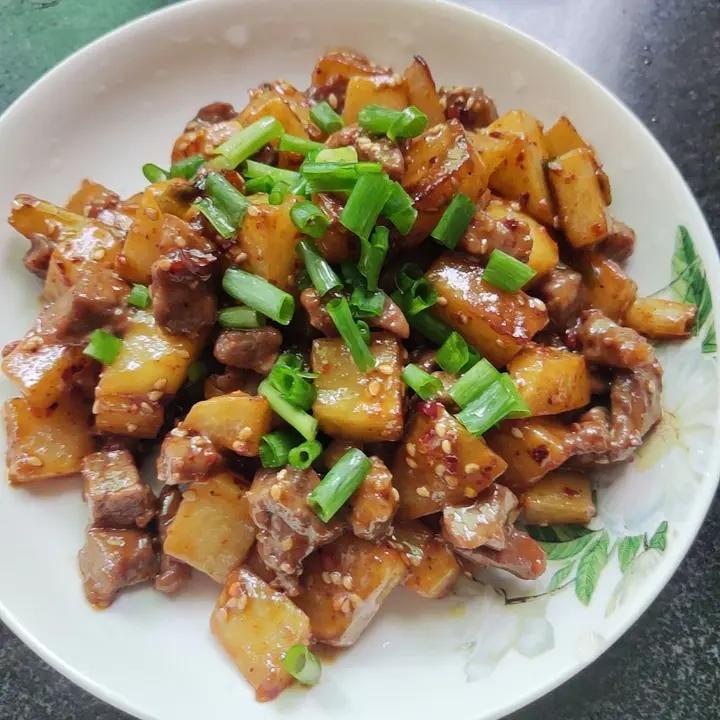 香辣孜然土豆牛肉粒，这么做巨巨巨好吃！！