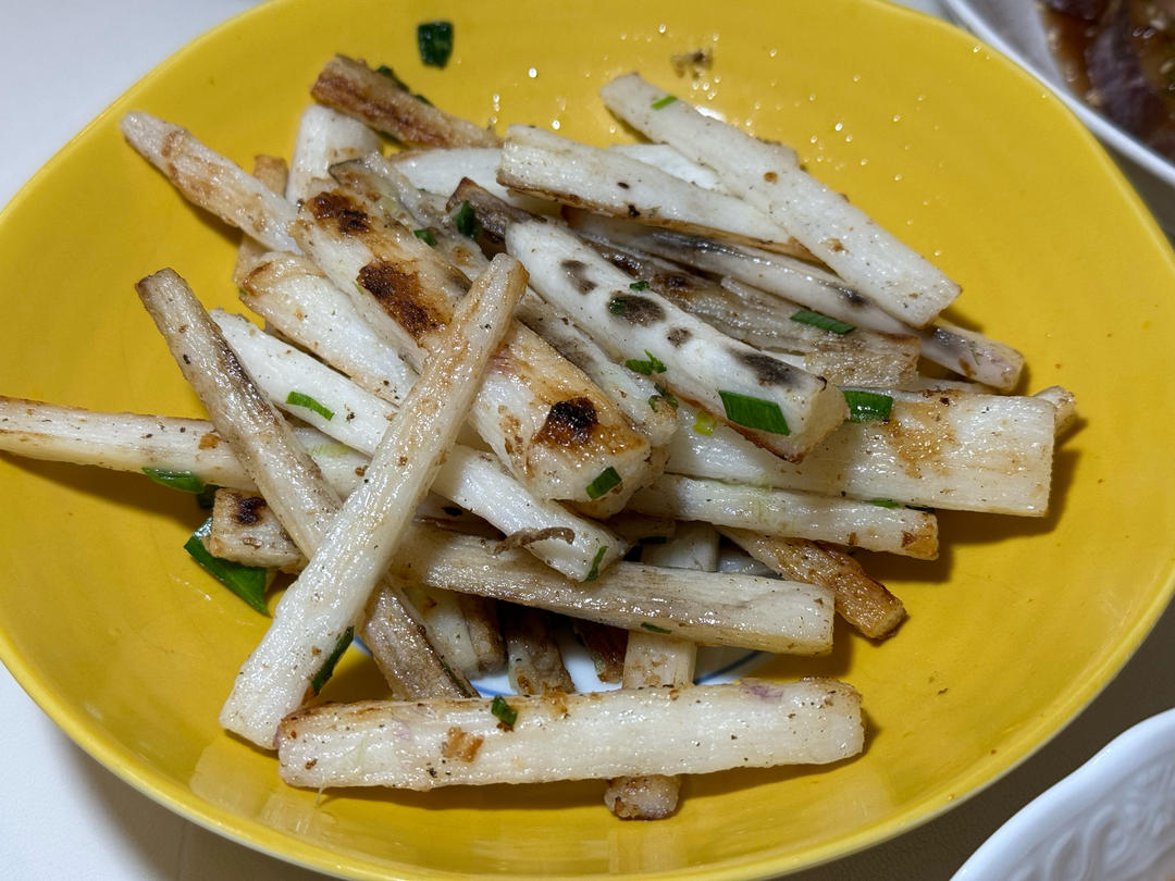 意想不到的好吃‼️小葱煎山药，健脾养胃。