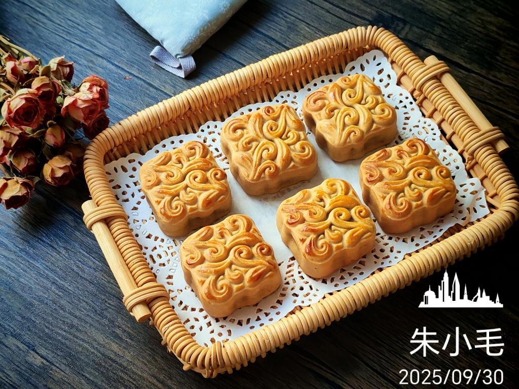 广式咸蛋黄肉松月饼/经典好吃咸口月饼