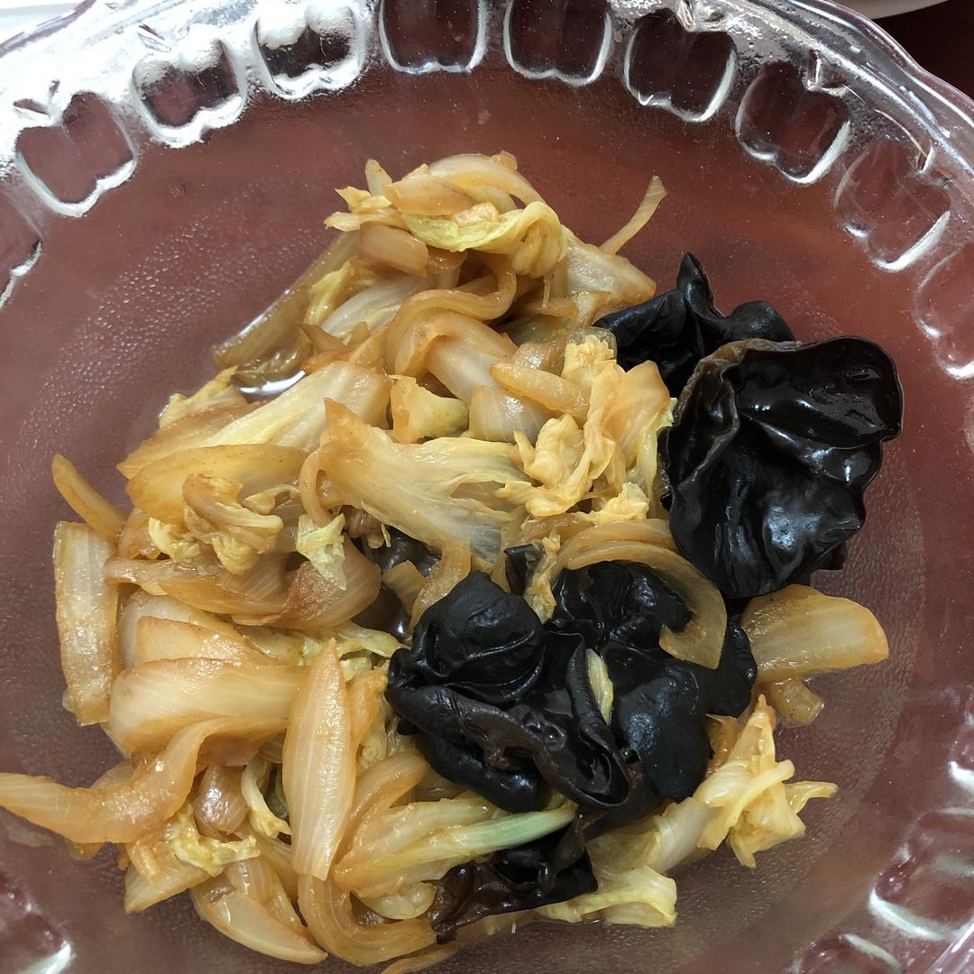 洋葱木耳烧白菜