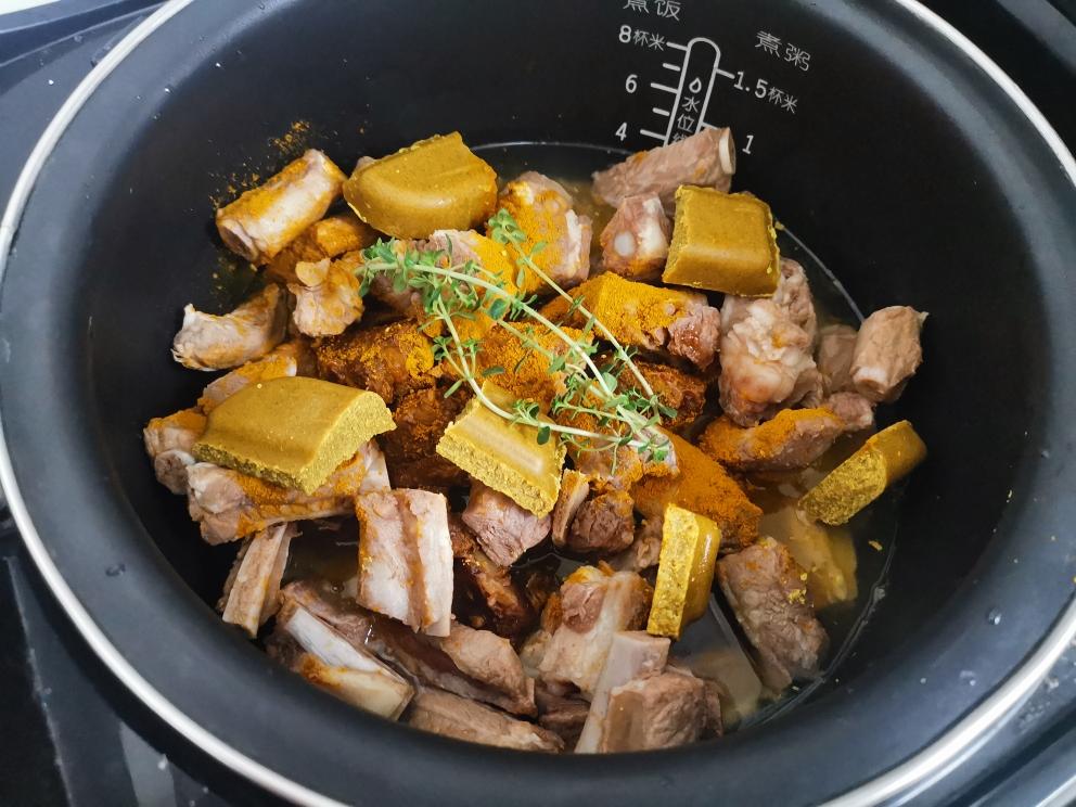 快手咖喱排骨焖饭