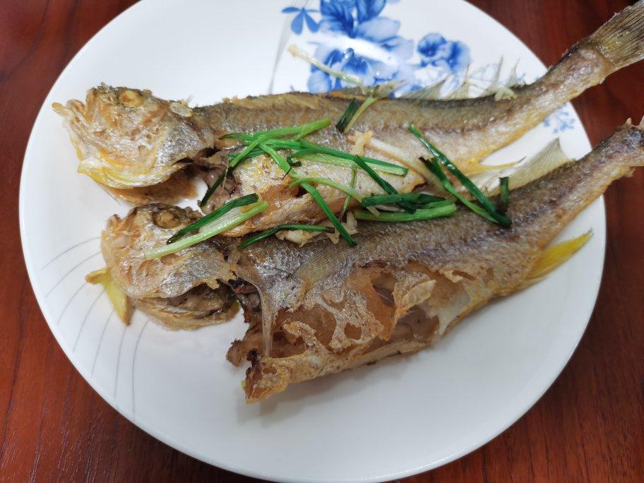 香煎小黄鱼