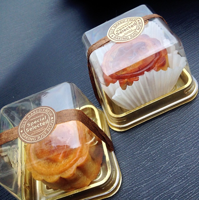 广式月饼——蛋黄莲蓉月饼