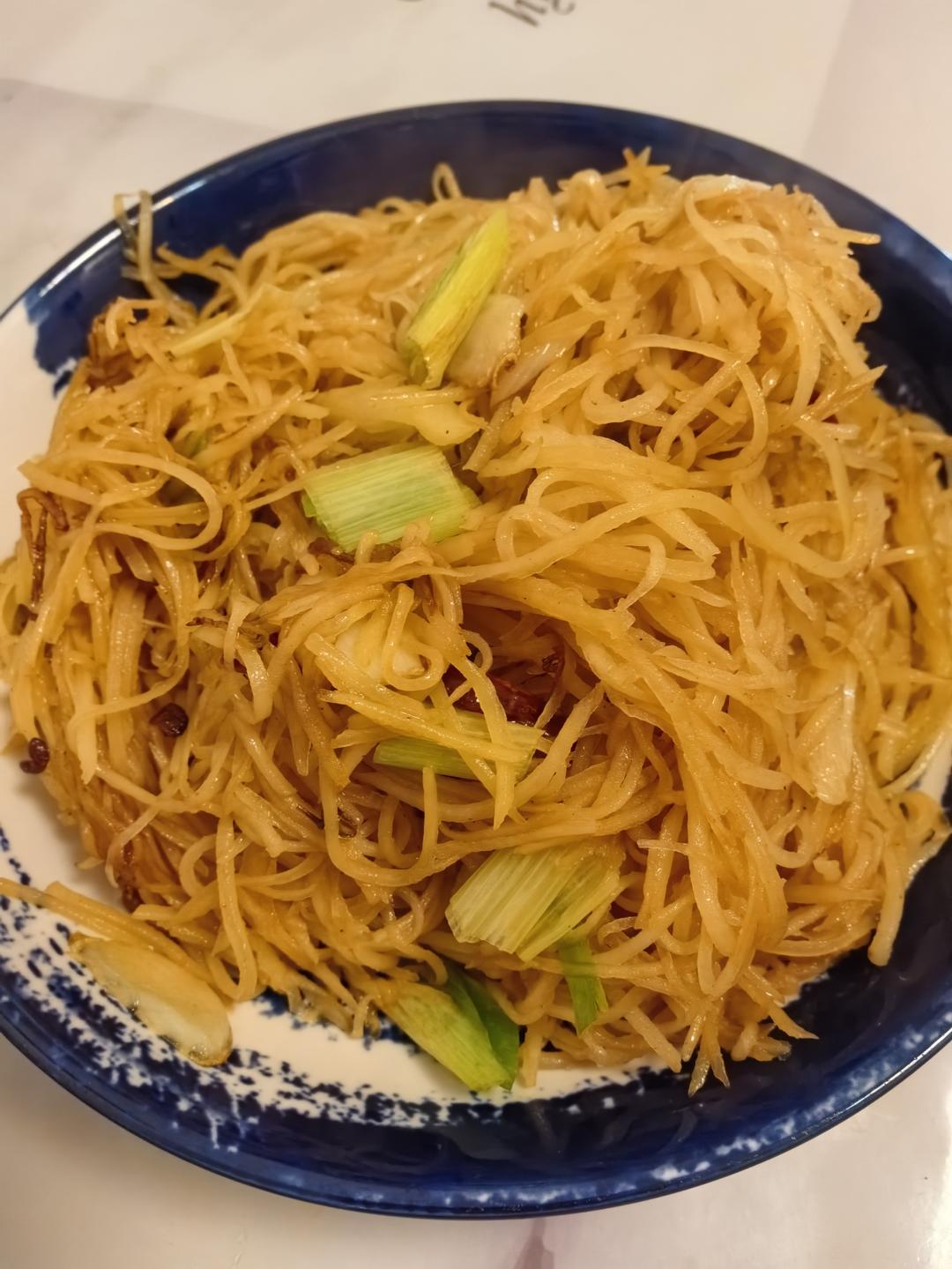 厨师长教你：“炝炒土豆丝”的家常做法，口感爽脆