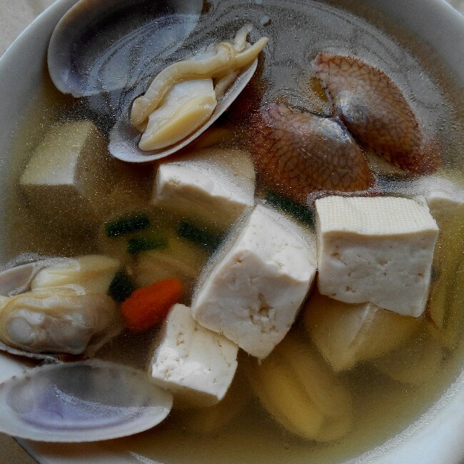 花蛤豆腐汤