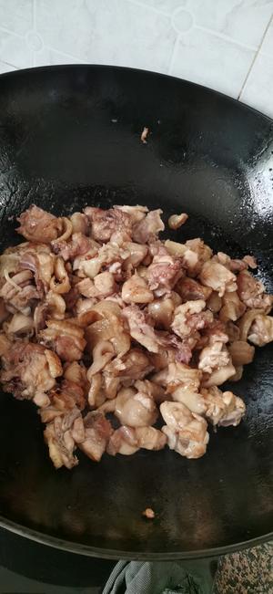 砂锅焖鸡的做法 步骤3