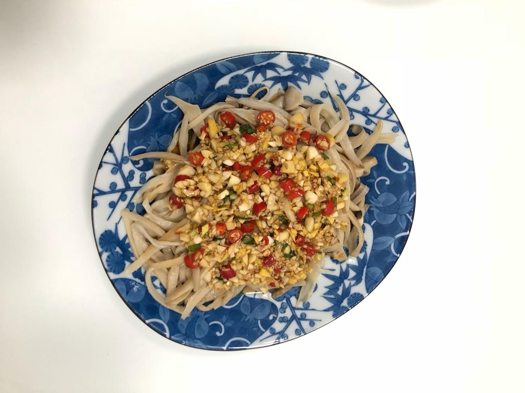 比肉还好吃的【手撕凉拌杏鲍菇】，上桌扫光光