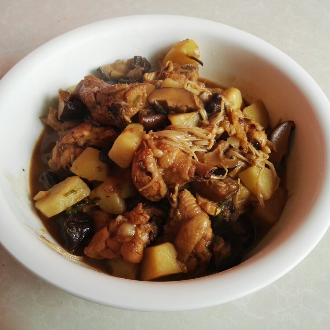 香菇土豆炖鸡块