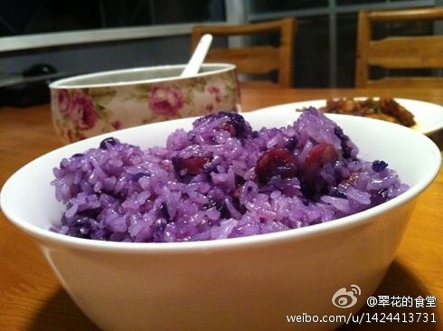 紫甘蓝（卷心菜）腊肠菜饭