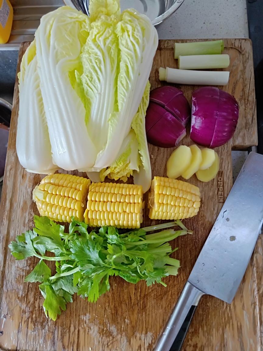 辅食：蔬菜棒骨高汤的做法 步骤4