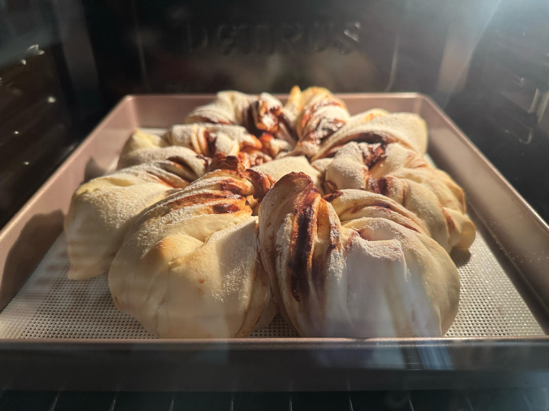 冬日限定❄️雪花面包｜雪花肉桂卷☕️